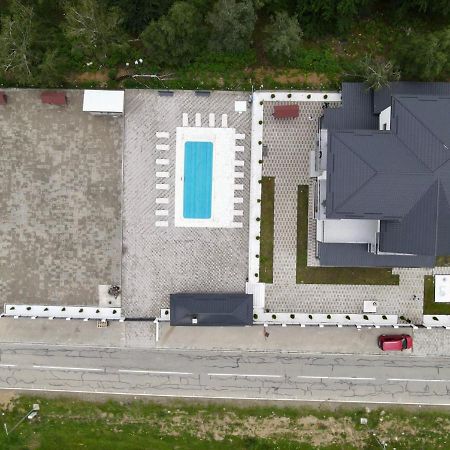 Casa De Vacanta Larisa Novaci-Străini Eksteriør billede