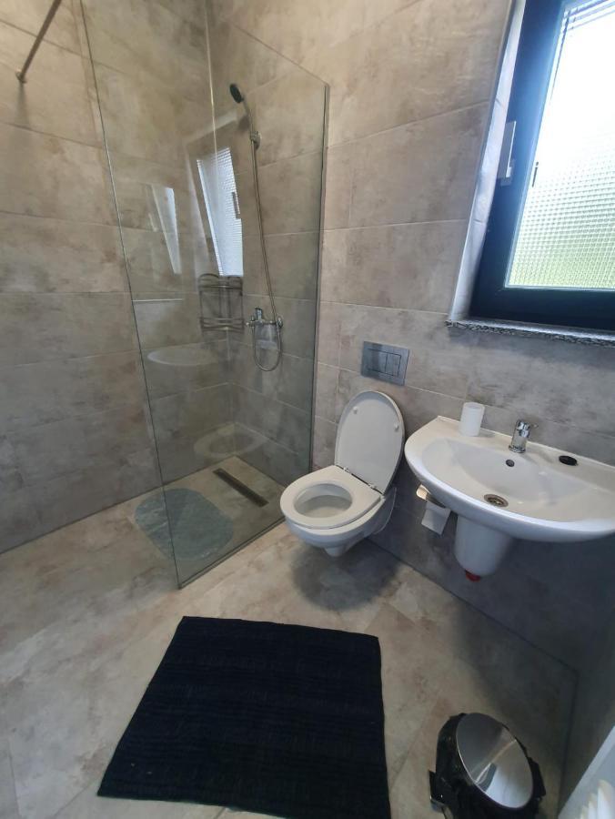 Casa De Vacanta Larisa Novaci-Străini Eksteriør billede