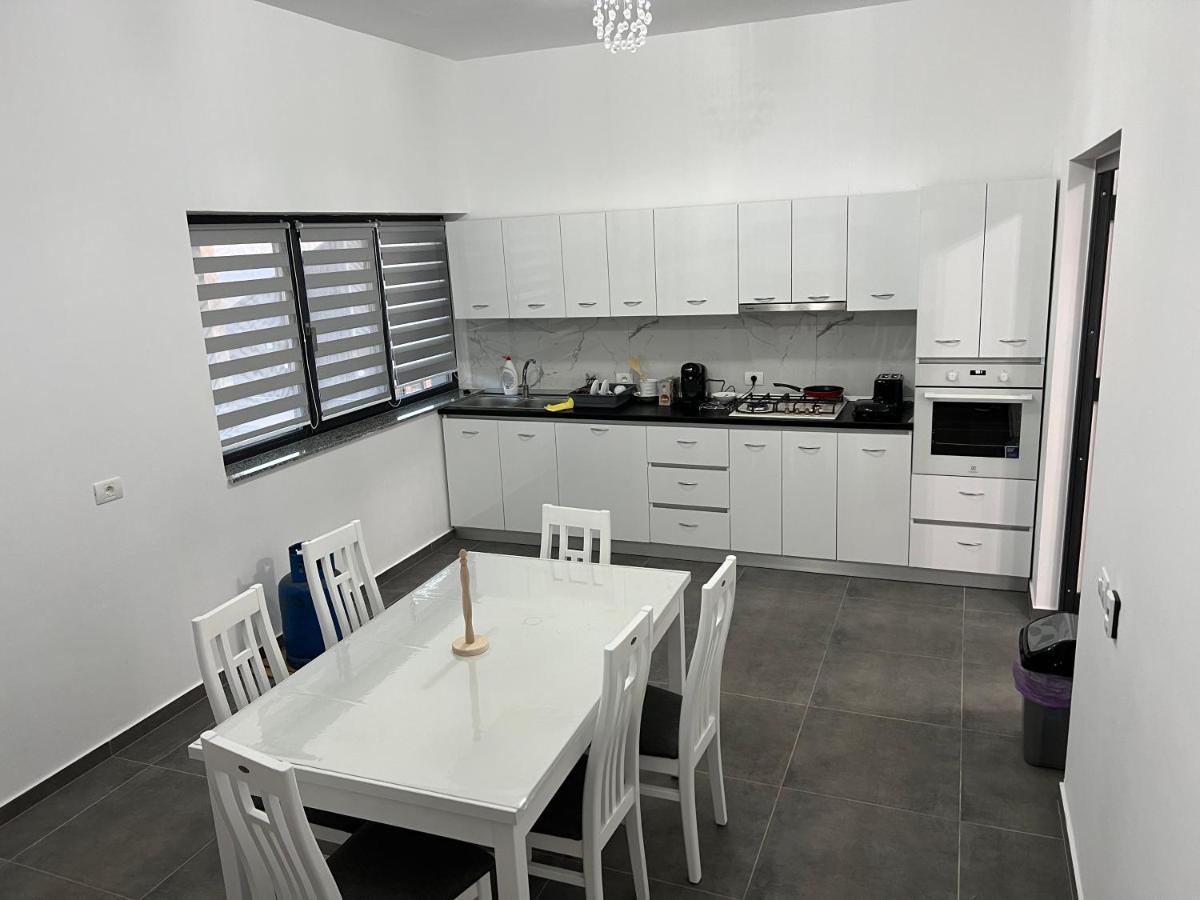 Casa De Vacanta Larisa Novaci-Străini Eksteriør billede