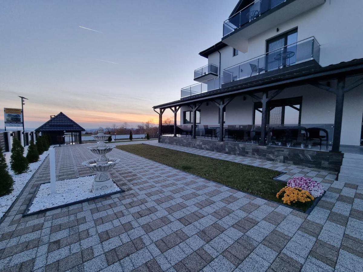 Casa De Vacanta Larisa Novaci-Străini Eksteriør billede