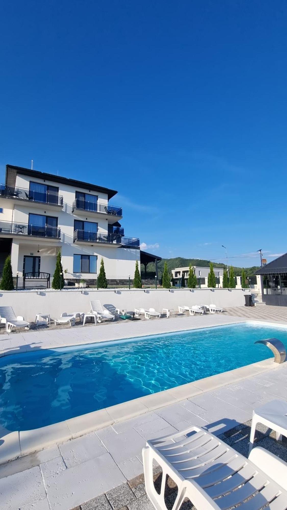 Casa De Vacanta Larisa Novaci-Străini Eksteriør billede